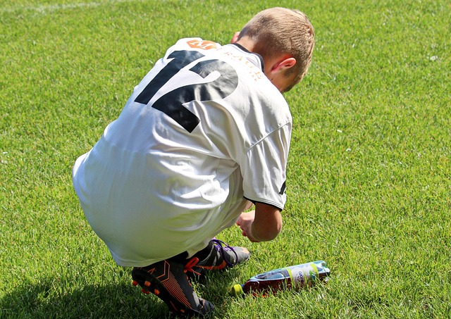 踢更多的比 踢更多的比